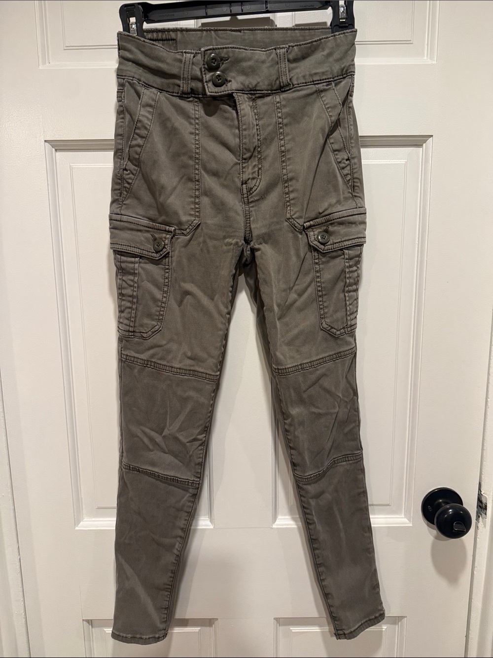 American Eagle Outfitters Olive Green Women's Cargo Jeans